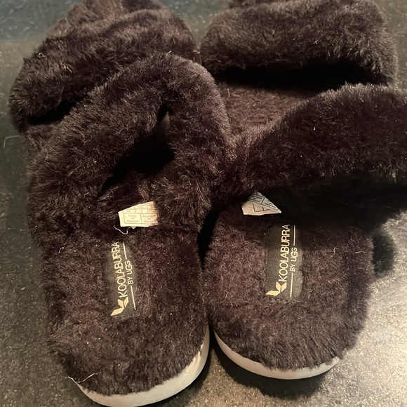 Koolaburra by Ugg slippers 11 - Picture 4 of 5